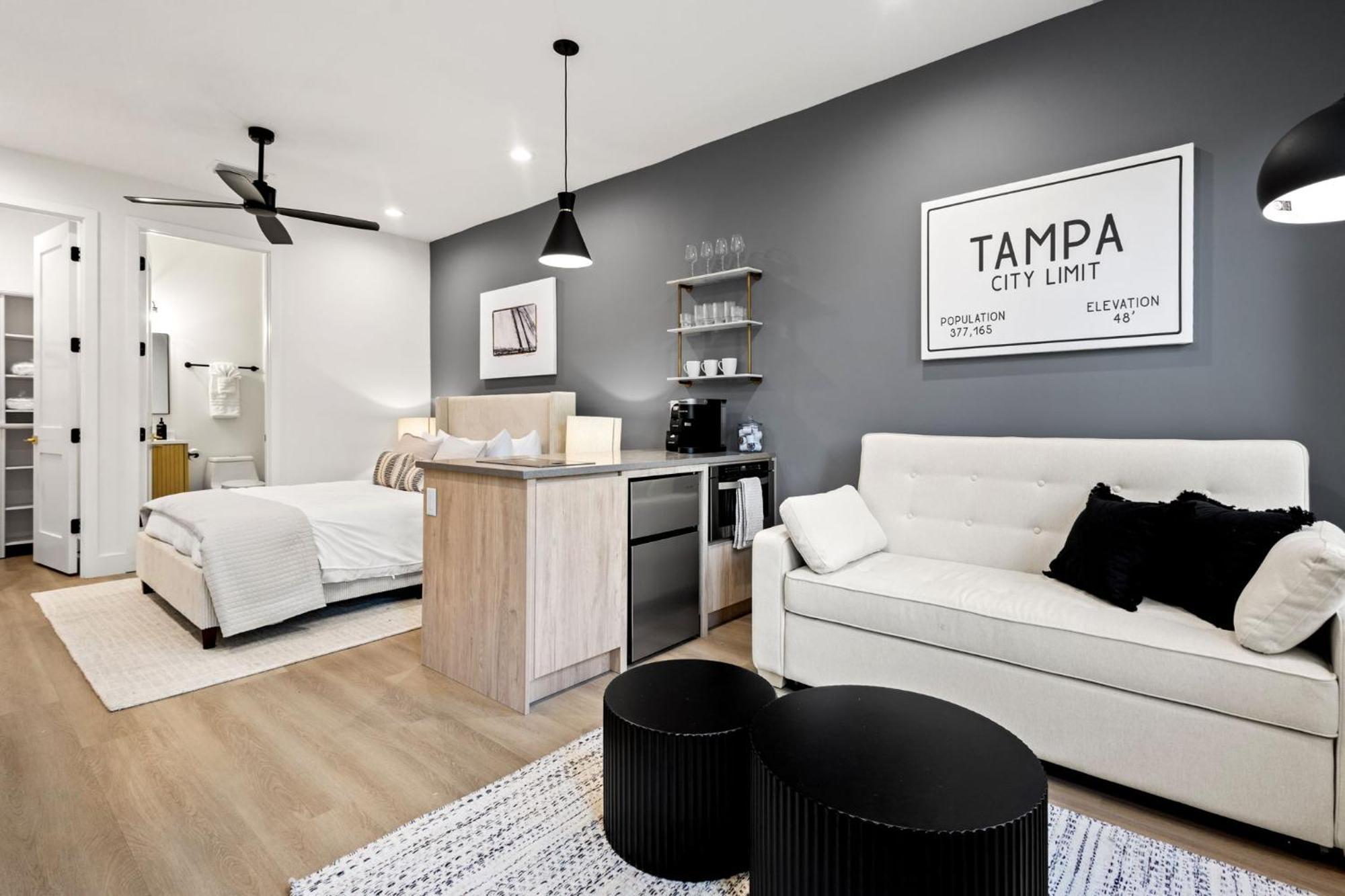 Warm Modern New Construction Townhome In Tampa Heights ภายนอก รูปภาพ